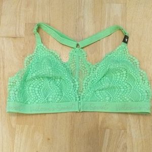 NWT VS Bralette L